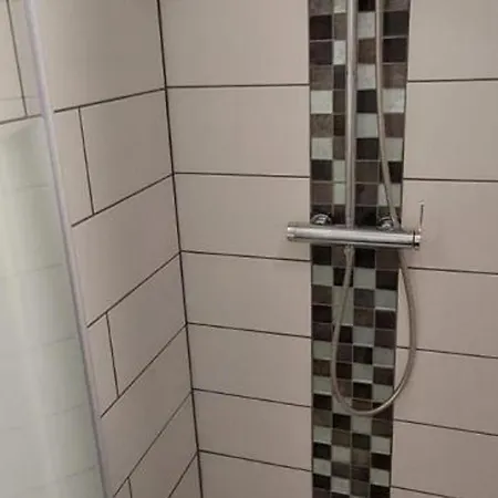 Chaleureux Avec Jardin, Bbq, Wifi Et Equipements Modernes En Plein Coeur De - Fr-1-510-210 * Verchain-Maugre