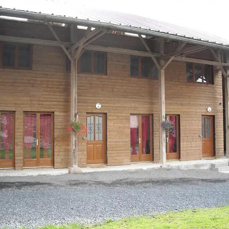 Chaleureux Avec Jardin, Bbq, Wifi Et Equipements Modernes En Plein Coeur De - Fr-1-510-210 Nyaraló *