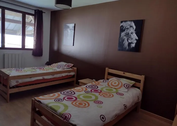 Hébergement de vacances Chaleureux Avec Jardin, Bbq, Wifi Et équipements Modernes En Plein Cœur De Verchain-maugré - Fr-1-510-210 *