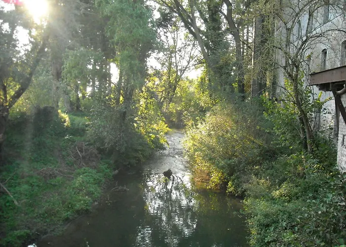Hébergement de vacances Chaleureux Avec Jardin, Bbq, Wifi Et équipements Modernes En Plein Cœur De Verchain-maugré - Fr-1-510-210